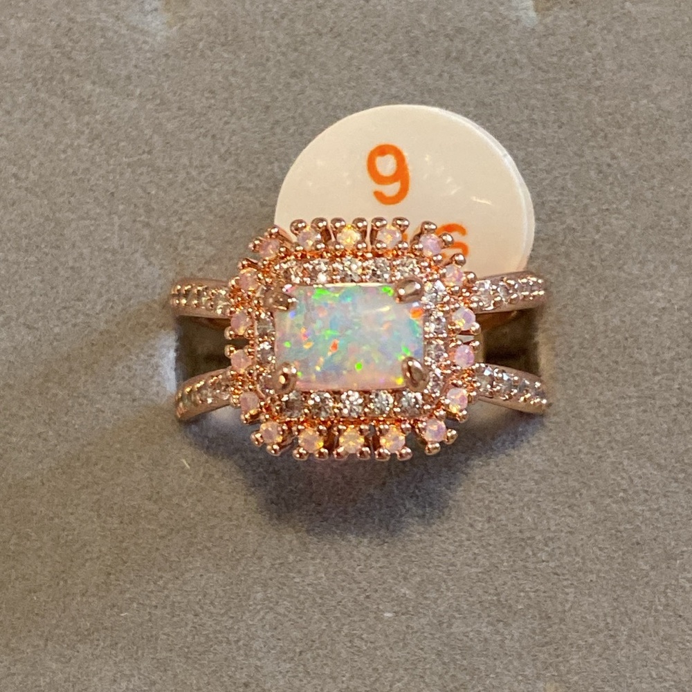 Bomb Party October White Milky Opal Rose Gold
